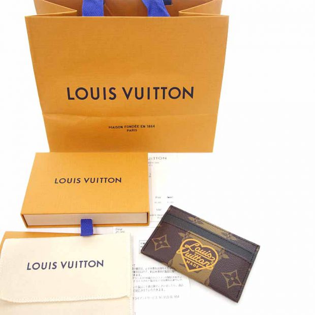 ルイヴィトン/LOUIS VUITTON カードケース モノグラム ストライプ ポルト カルト ダブル 買取参考金額は20,000円～22,000円前後
