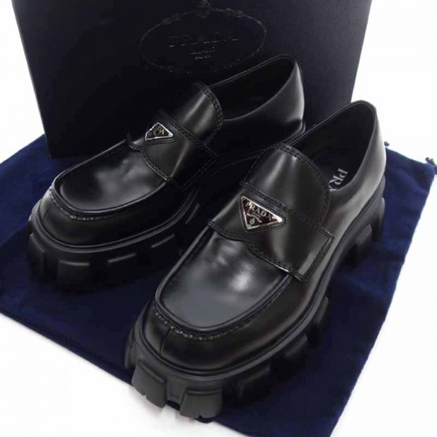 プラダ/PRADA モノリス ブラッシュドレザー ローファー 買取参考金額70,000円から80,000円前後