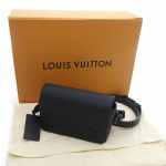 ルイヴィトン/LOUIS VUITTON M82085 ファストライン ウェアラブル ウォレット ショルダー バッグ 買取参考金額80,000～140,000円前後